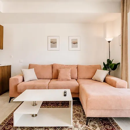 Apartmán Ah2b - Modern Near Town