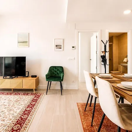 Ah2b - Modern Near Town Apartmán